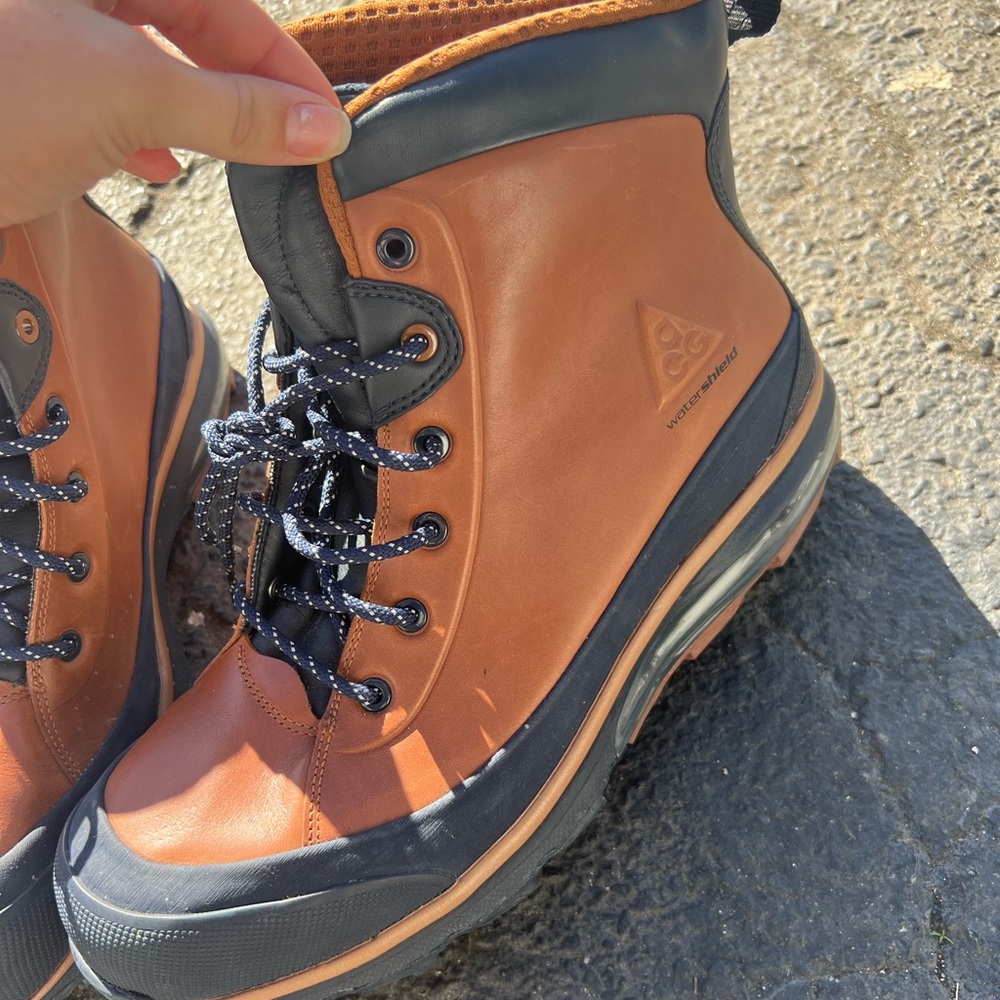 Nike acg water shield air max boots